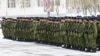 Военнослужащие во время мероприятий по случаю окончания курса подготовки мобилизованных 