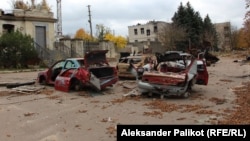 Uništeni automobili i zgrade u Velikoj Oleksandrivki