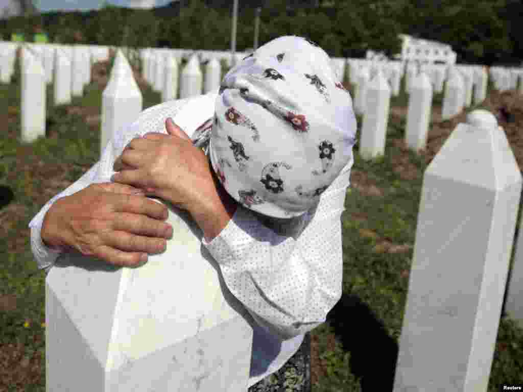 Memorijalni centar Potočari tri dana uoči ukopa 11. jula 201