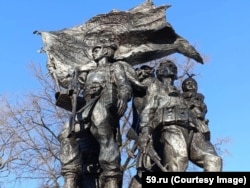 Пам’ятник вторгненню Росії в Україну, який відкрили в Пермі в лютому 2025 року