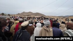 د انګور اډې خلک د خپلو غوښتنو لپاره د تېرو څو میاشتو راهیسې په احتجاج دي ـ د فبرورۍ درېیمې انځور.