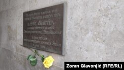 Spomen-ploča na mestu ubistva novinara Slavka Ćuruvije, 11.04.2024.