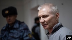 Moskaljov je uhapšen u Bjlerosiji dva dana nakon presude kojom je osuđen na dvije godine zatvora zbog diskreditacije ruskih oružanih snaga.