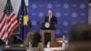 Ambasador SAD na Kosovu Džefri Hovenijer tokom razgovora sa novinarima, ilustrativna fotografija