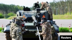 Sa obuke ukrajinskih vojnika o održavanju tenkova Leopard 1A5 u Njemačkoj, maj 2023.