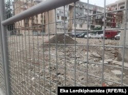 ბათუმში 26 მაისის ქუჩაზე 2021 წლის 8 ოქტომბერს სახლის ერთი სადარბაზო ჩამოინგრა და 9 ადამიანის, მათ შორის 3 ბავშვის სიცოცხლე იმსხვერპლა.