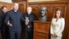 Potpredsednica desničarskog pokreta "Naša domovina" Dora Duro 30. avgusta 2022. u parlamentu Mađarske otkrila je bistu nekadašnjem regentu Kraljevine Mađarske, Miklošu Hortiju odgovornom za deportaciju više hiljada Jevreja za vreme Drugog svetskog rata.