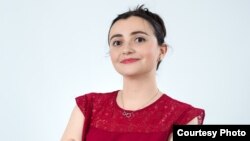 U Sarajevskom otvorenom centru smatraju jedinim efikasnim rješenjem da se usvoji zakon koji bi definisao da je za promjenu spola u ličnim dokumentima dovoljno da osoba želi živjeti u drugom rodnom identitetu, kaže Delila Hasanbegović.