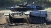 Njemačka je pod pritiscima da pošalje tenkove Leopard 2 ili da dozvoli drugima koji ih imaju da pošalju Ukrajini, arhivska fotografija Leoparda 2, Hanover, Njemačka.