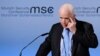 McCain: Afera Flynn pokazuje da je Trumpova administracija u 'neredu' 