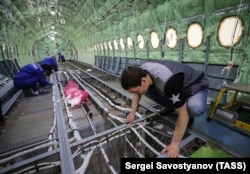 Sukhoi Superjet-100 თვითმფრინავის აწყობა