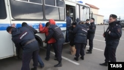 "Садовод" бозори кўпдан ноқонуний муҳожирлар овланадиган жойга айланиб қолган.