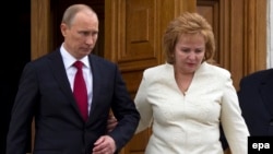 Putin i njegova tadašnja supruga Ljudmila u Moskvi u maju 2012. godine.