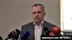 Armenia - Samvel Shahramanian, the exiled Karabakh president, speaks to journalists in Yerevan, April18, 2025.