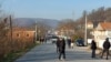 Lokalni Srbi na barikadama u selu Rudare opštine Zvečan, sever Kosova, 20. decembar 2022.