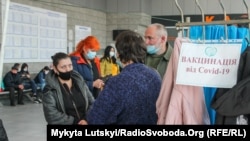 За даними МОЗ, 88,2% шпиталізованих із COVID-19 минулого тижня – невакциновані та не мали жодної дози антиковідної вакцини