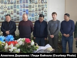 დაკრძალვის ცერემონიაზე, 26 მარტს, ოფიციალური პირების კომენტარებში გაისმა რუსეთის ხელისუფლების უსაფუძვლო მოსაზრებები ომთან დაკავშირებით.