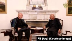 افغان ولسمشر محمد اشرف غني او د افغانستان پخوانی ولسمشر حامد کرزی د خبرو په حال کې