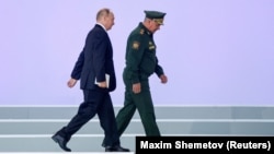 რუსეთის პრეზიდენტი და თავდაცვის მინისტრი 
