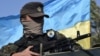 Боец украинского батальона "Азов" в Мариуполе, 5 сентября