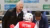 Milijarder Genadij Timčenko (Gennady Timchenko, lijevo) i ruski predsjednik Vladimir Putin na hokejaškoj utakmici u Sočiju 2017.