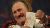 Таниқли француз актёри Жерар Депардье рус тилини билмаса-да президент фармони билан Россия фуқаролигини осонлаштирилган тартибда олган.