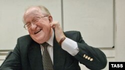 Банкир, нефтяник, президент?