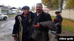 Мурад Джураев в день освобождения из тюрьмы/ Ташкентская область, 12 ноября 2015 года. 