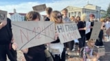 უკრაინის ქალაქებში ხალხი ახალი კანონის წინააღმდეგ პროტესტს განაგრძობს. ჩერნიგოვი, 2025 წლის 23 ივლისი