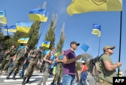 Учасники «продовольчої блокади» Криму біля контрольного пункту в’їзду-виїзду «Чонгар», 20 вересня 2015 року