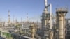 Нефтеперерабатывающий завод в городе Кириши. Архивное фото 
