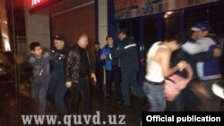 Рейды в развлекательных заведениях Ташкента, 25 ноября 2017 года. Фото с сайта ГУВД столицы. 
