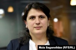 ირმა პავლიაშვილი, იურისტი