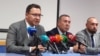 Вътрешният министър Даниел Митов (вляво), главният секретар на МВР Мирослав Рашков (до него) и зам.-директорът на полицията в Русе Александър Ковачев дават брифинг за побоя над Николай Кожухаров, 4 септември 2025 г.