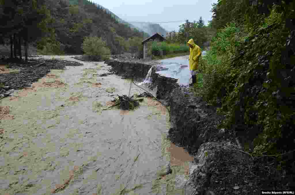 Bosnia-Zeljezno Polje, floods, Zepce, 6Aug2014.