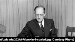 Рафаель Лемкін (на фото) одним із перших назвав Голодомор актом геноциду українського народу