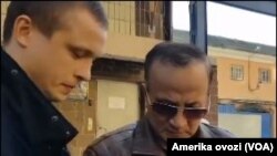 Узбекский журналист Назрулло Охунжанов при выходе из СИЗО в Киеве, 18 октября 2017 года.