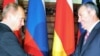 Премьер-министр России Владимир Путин н и президент Южной Осетии Эдуард Кокойты. Москва. 26 августа 2009 г