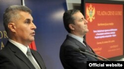 Ministri Brajović i Žugić nakon potpisivanja ugovora, foto: Savo Prelević