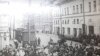 Казаннар радиодан Сталин чыгышын тыңлый. 1941 елның 3 июле.