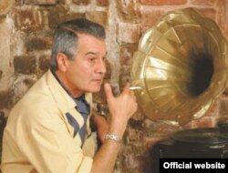 Юрий Кобрин