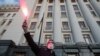 &laquo;Захист Мангера неодноразово просив передати справу в такому вигляді, в якому вона є, до суду. І в принципі саме це зараз і зробили&raquo;, &ndash; зазначила адвокатка потерпілих Євгенія&nbsp;Закревська. Більше звинувачення Владислава Мангера читайте за <a href="/a/30579762.html" target="_blank">лінком</a>