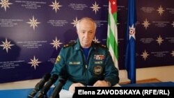 Министр по чрезвычайным ситуациям Лев Квициния сообщил, что удалось договориться с российским МЧС и в Абхазию должна прибыть авиация