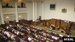 В заявлении также говорится, что Россия пытается усилить аннексию “оккупированных территорий” Грузии и создает угрозу местным жителям