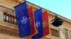 Прапори НАТО та Чорногорії у Цетинє. 3 грудня 2015 року
