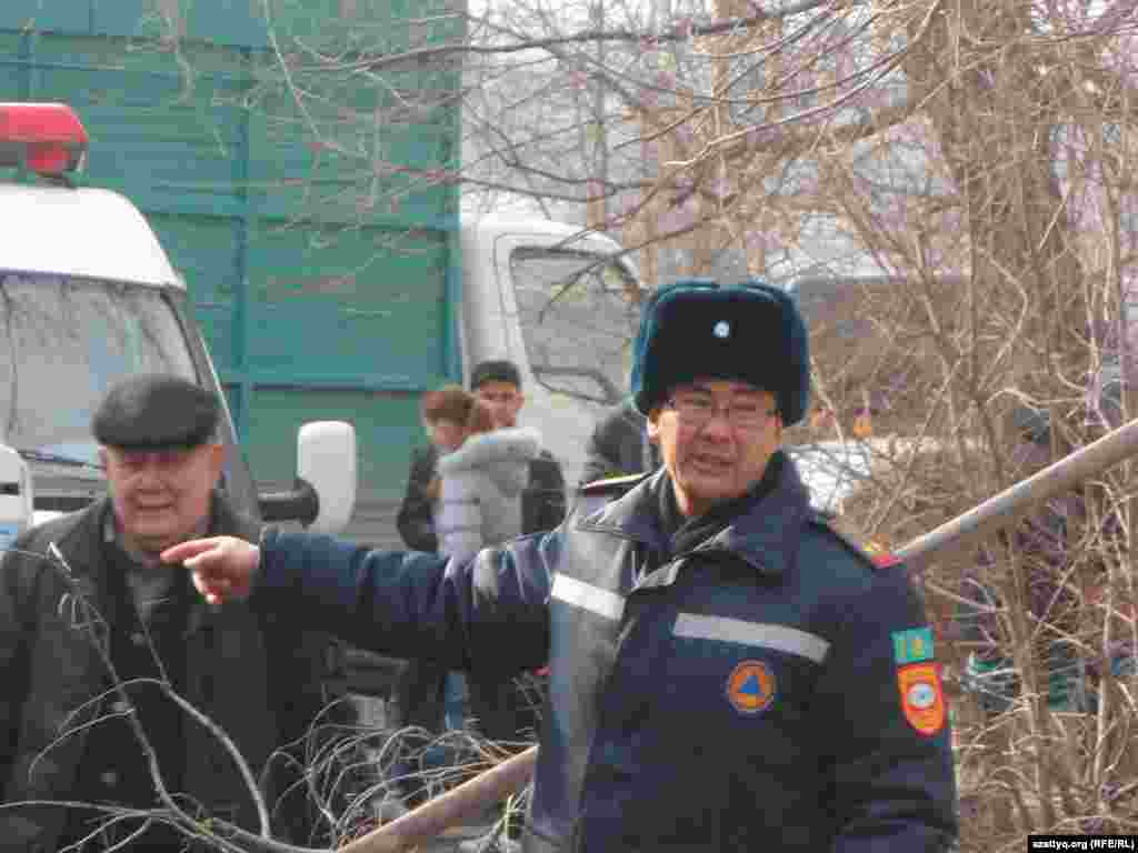 Оқиға орнында жүрген қалалық төтенше жағдайлар басқармасы басшысының орынбасары Ерік Сарыбаев. Оның айтуынша, жарылыс себебін мемлекеттік және тәуелсіз комиссия тексеруге кіріскен. 