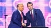 Дональд Трамп і Чарлі Кэрк на кансэрватыўным мітынгу ў Арызоне ў сьнежні 2024 году