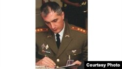 პოლკოვნიკი არჩილ ცინცაძე 1998 -2008 წლებში აშშ-ში საქართველოს სამხედრო ატაშე იყო.2014-2019 წლებში უკრაინის თავდაცვის მინისტრისა და პრემიერ-მინისტრის სამხედრო მრჩეველი