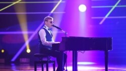 Финалист шоу "Голос" Олег Аккуратов