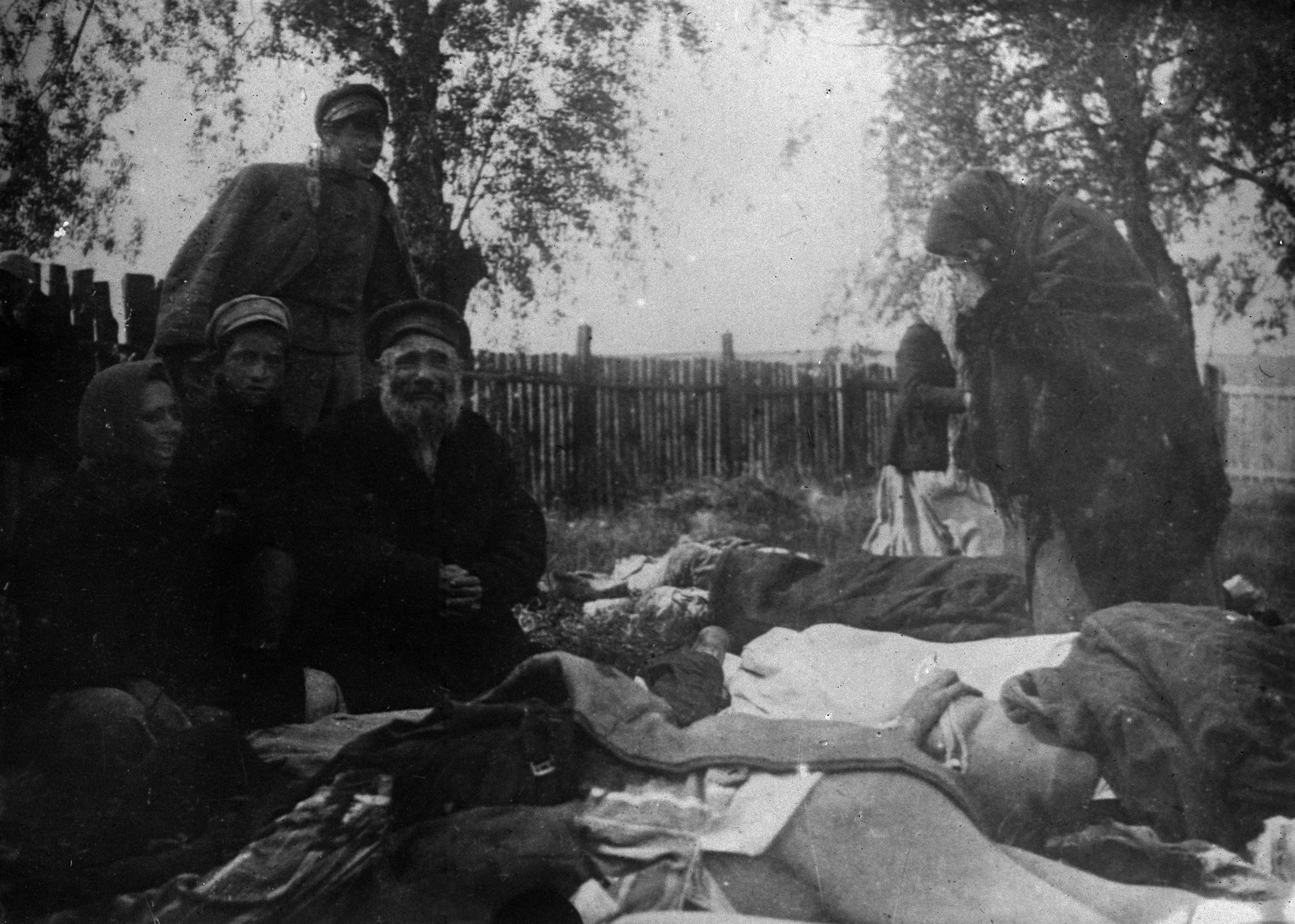  Жертвы погрома. Черкассы. 23 июня 1920. Фото: Центральный государственный кинофотофоноархив Украины имени Г. С. Пшеничного